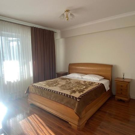Appartement Avec 2 Chambres En Centre Ville Chişinǎu Buitenkant foto