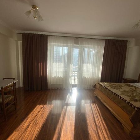 Appartement Avec 2 Chambres En Centre Ville Chişinǎu Buitenkant foto