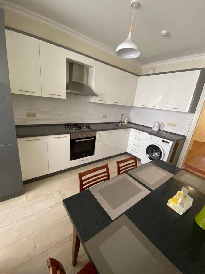 Appartement Avec 2 Chambres En Centre Ville Chişinǎu Buitenkant foto